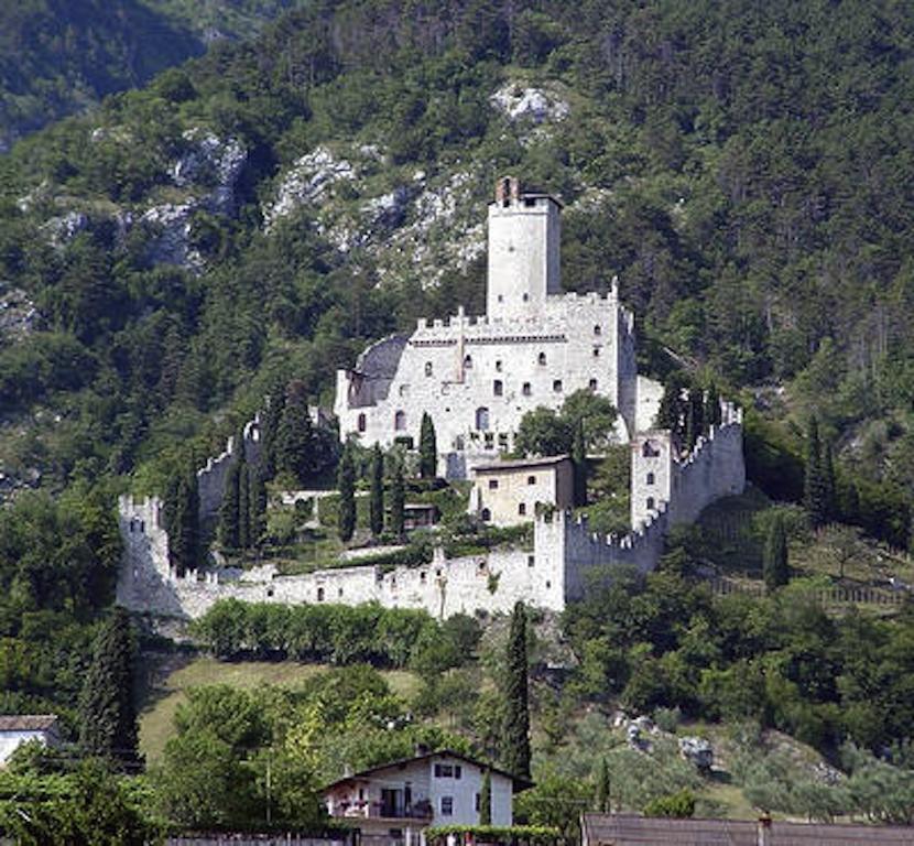 Piccolo Fiore Hotel Avio Kültér fotó